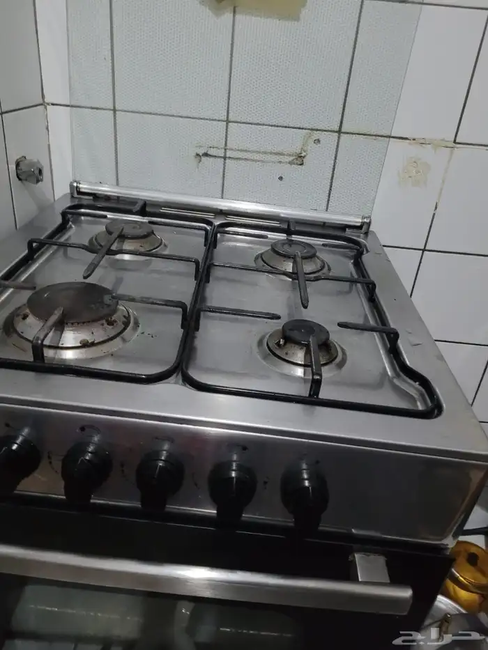 ثلاجة و اثاث 1