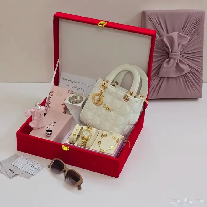 هدايا نسائية ماركة ديور 0