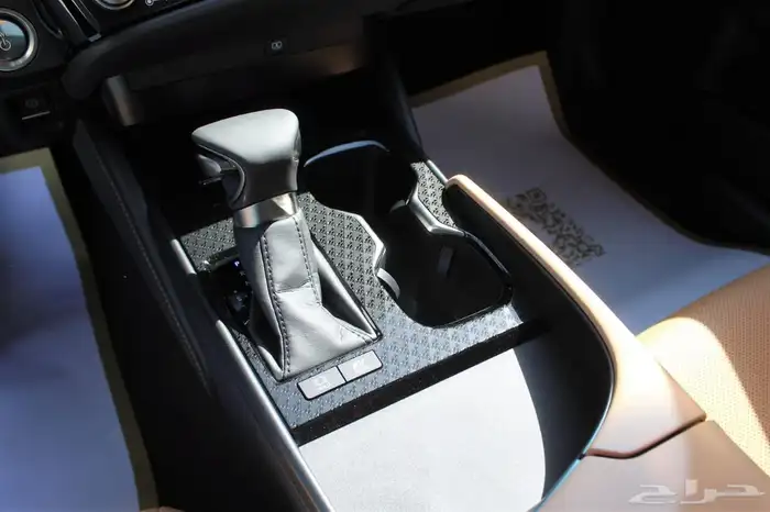 لكزس - ES300 Ah هايبرد - 2025 - خليجي 17