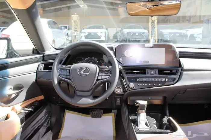 لكزس - ES300 Ah هايبرد - 2025 - خليجي 24