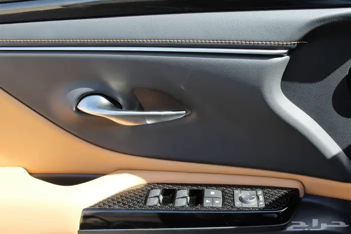 لكزس - ES300 Ah هايبرد - 2025 - خليجي 18