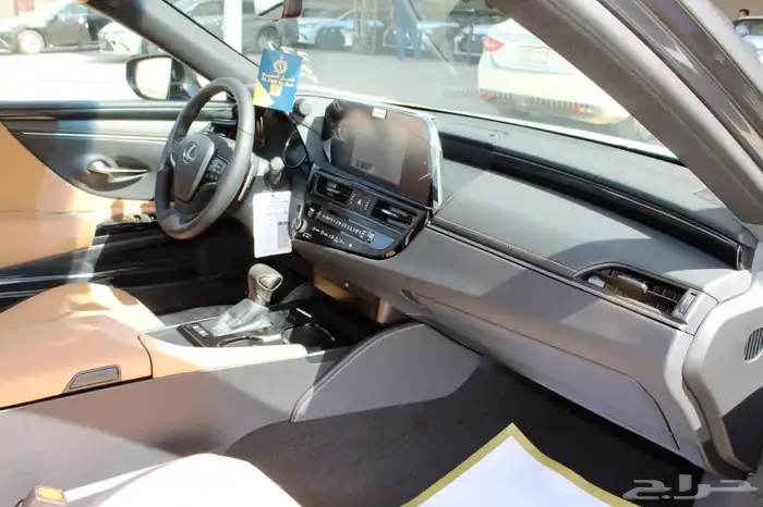 لكزس - ES300 Ah هايبرد - 2025 - خليجي 20