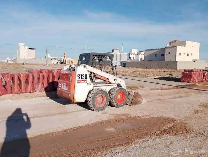 ببكات للإيجار. بوكلينات حفار رافعات شوكية 0