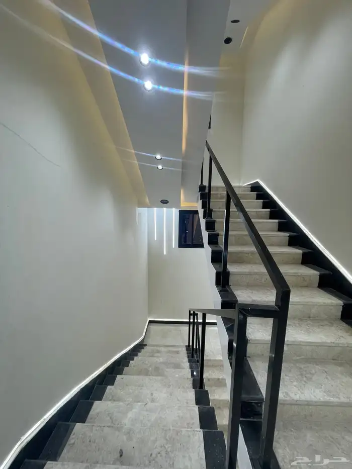 للبيع شقق ارضيه وعلويه تشطيب ممتاز درة الموسى 23
