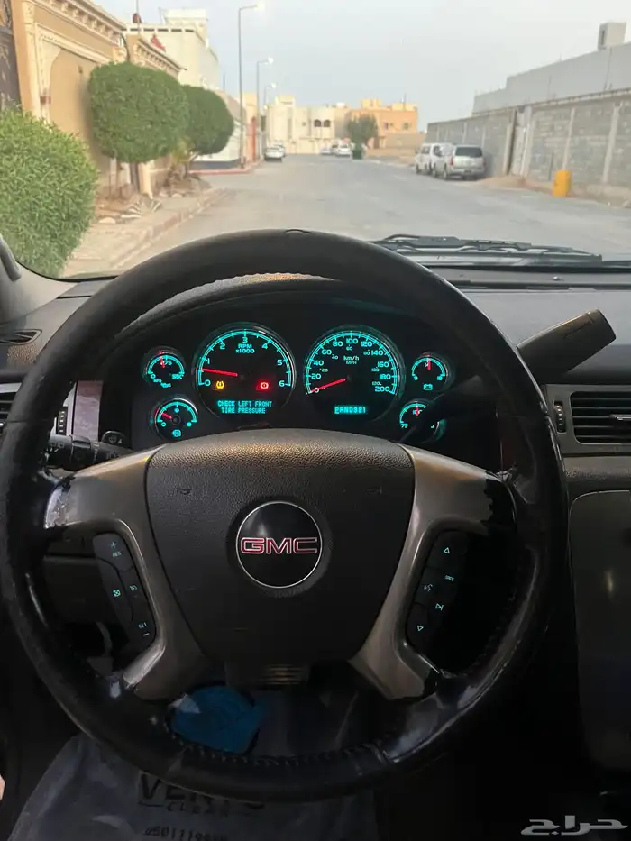 يوكن 2008 SLT ( فل كامل ) قصير 7
