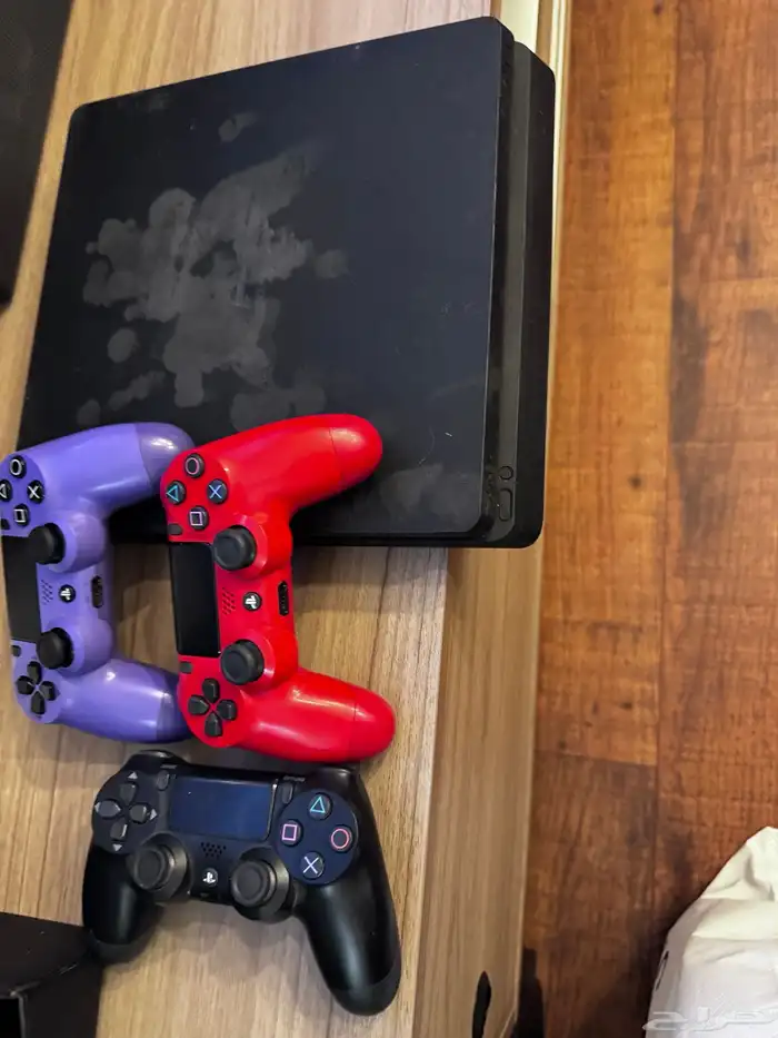سوني 4 مستعمل مع 3 أيادي ps4 for sale 4