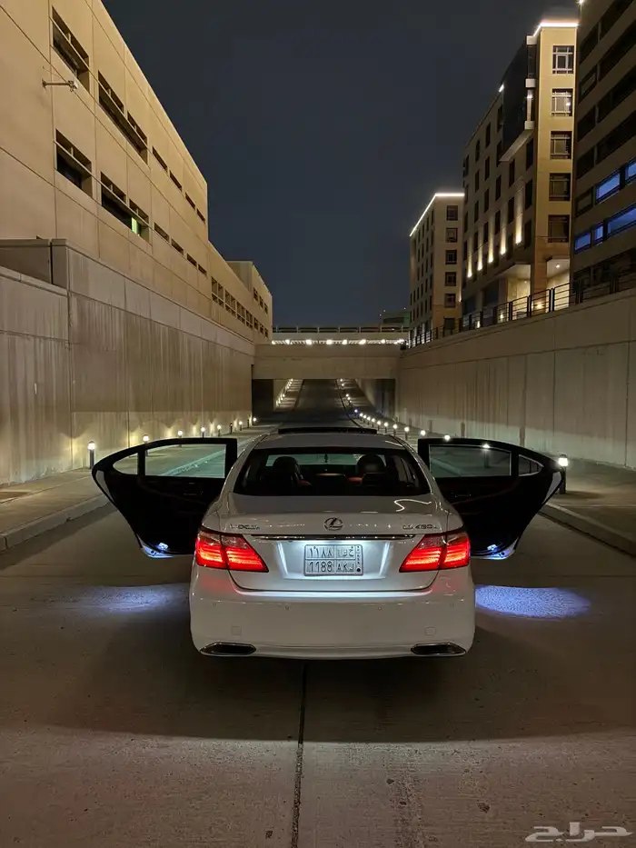 لكزس LS460 L 2012 33