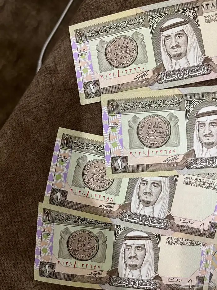 نوادر فلوس قديمه ونادرة ارقمها متسلسلة كل عملة بسعرها 4