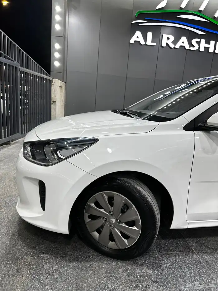 كيا ريو 2019 ابيض ستاندر لدى معرض(عبيد الرشيدي) 3