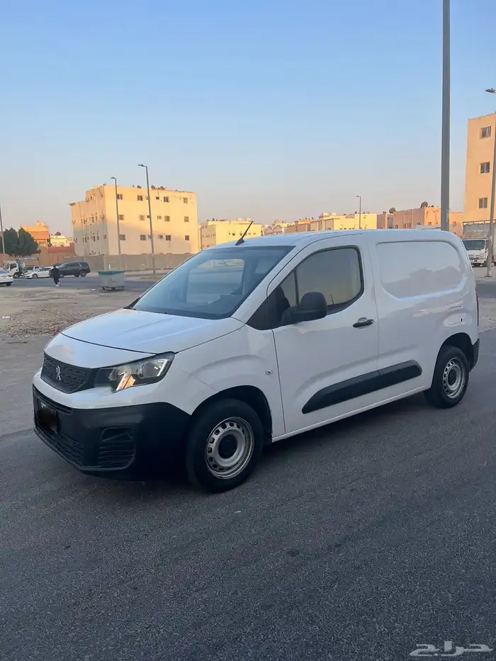 بيجو باتنرفان 2023 5
