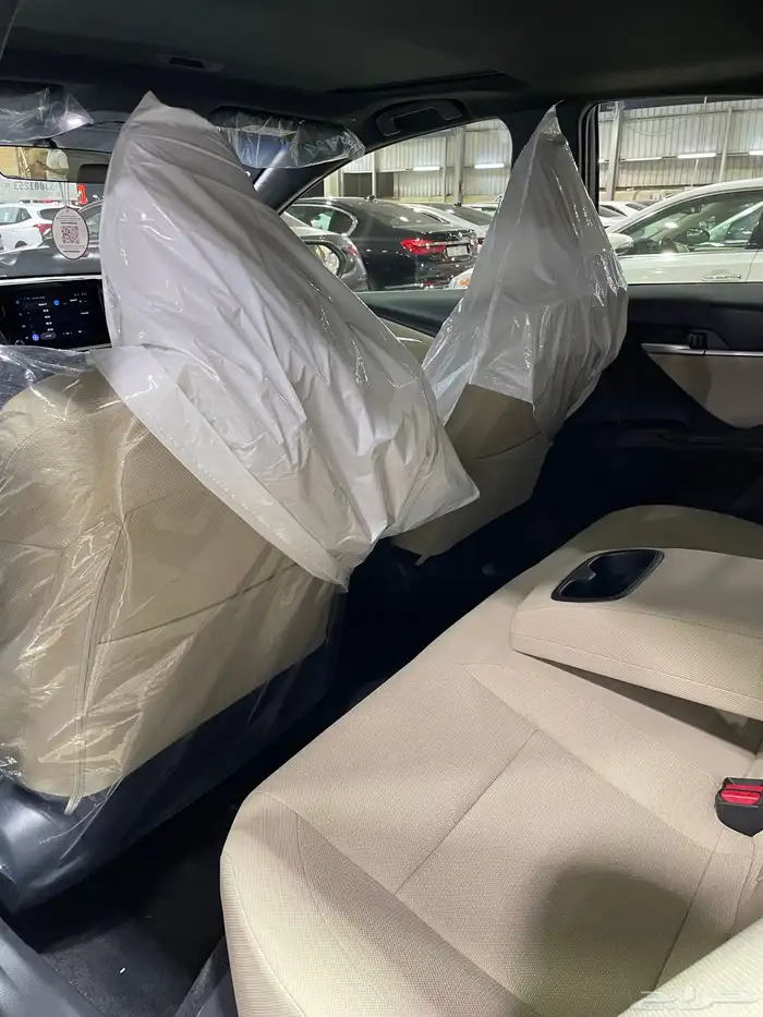 تويوتا كامري LE بنزين 2025 جديد 10