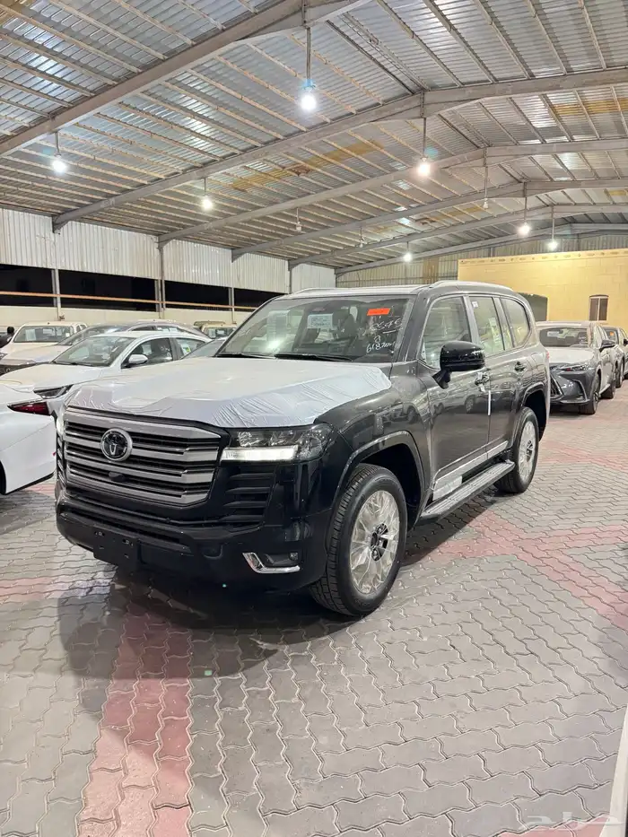 تويوتا لاندكروزر GXR3 بنزين 2025 0