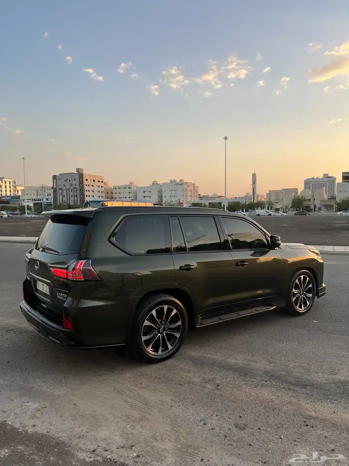 لكزس LX570 موديل 2021 بلاك اديشن 5