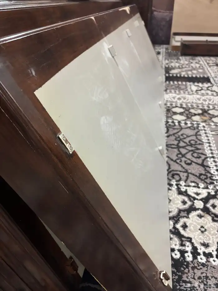 دولاب و سرير و كمودينه للبيع مستعمله 11