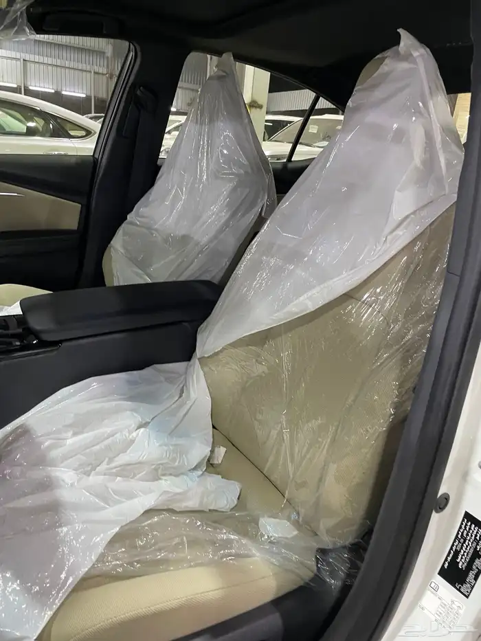 تويوتا كامري LE بنزين 2025 جديد 8