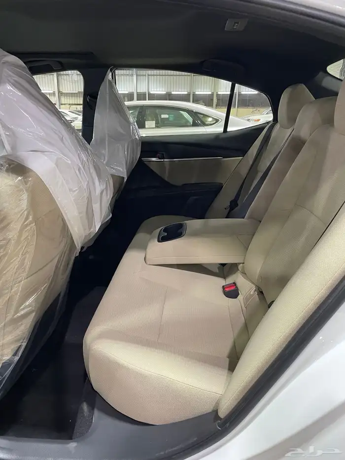 تويوتا كامري LE بنزين 2025 جديد 9