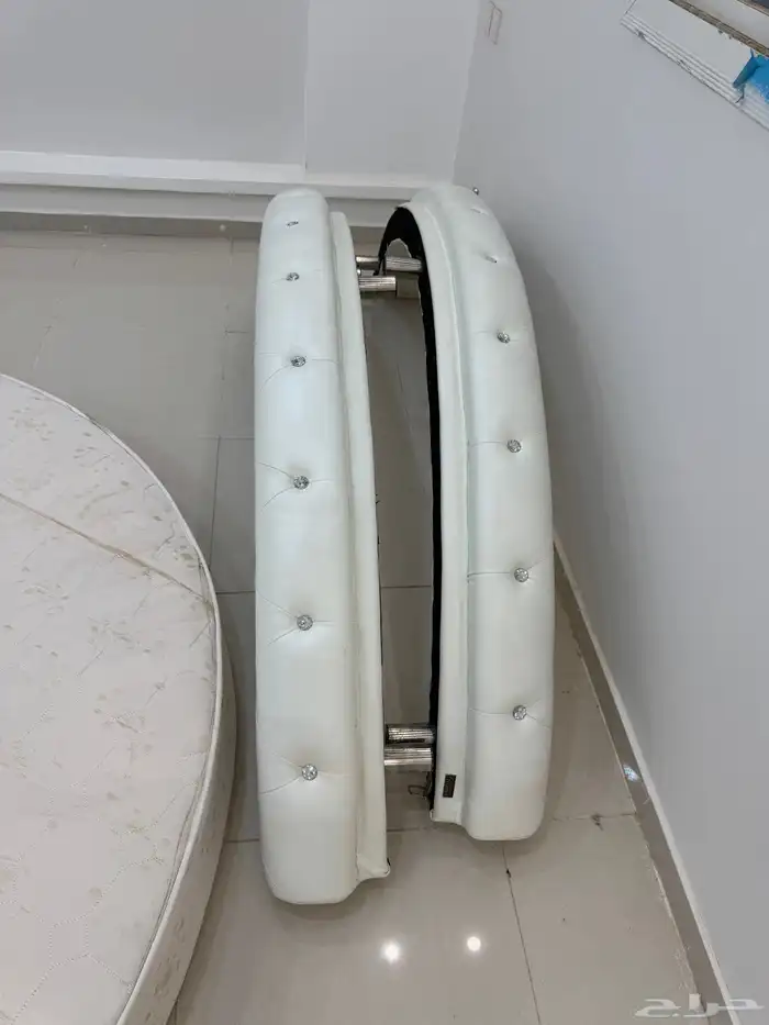 سرير نوم دائري نظيف 4