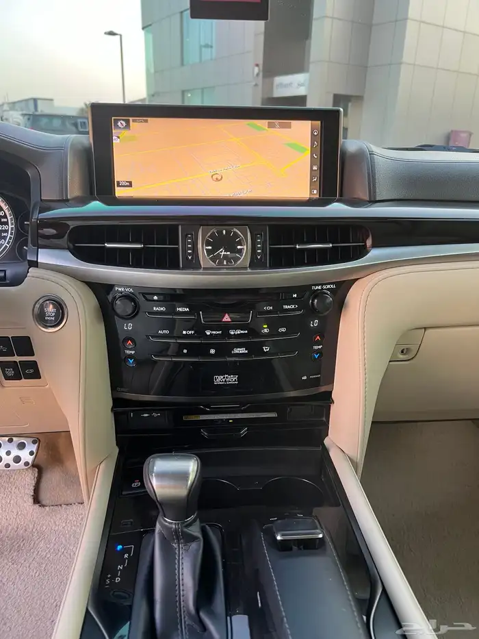 لكزس LX570 موديل 2021 بلاك اديشن 25
