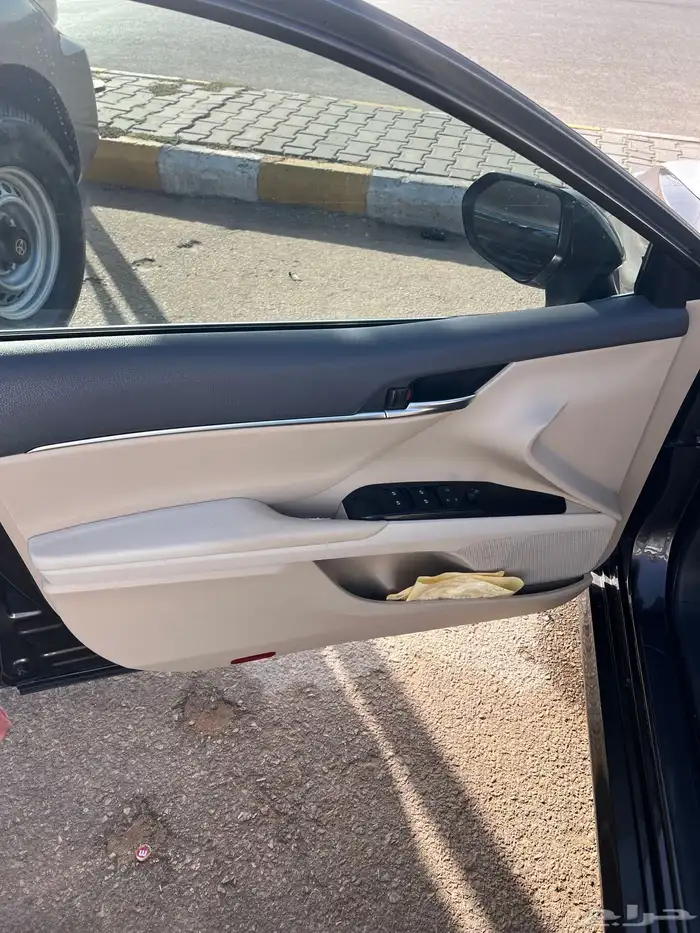 للبيع كامري موديل 2020 بني غامق 14