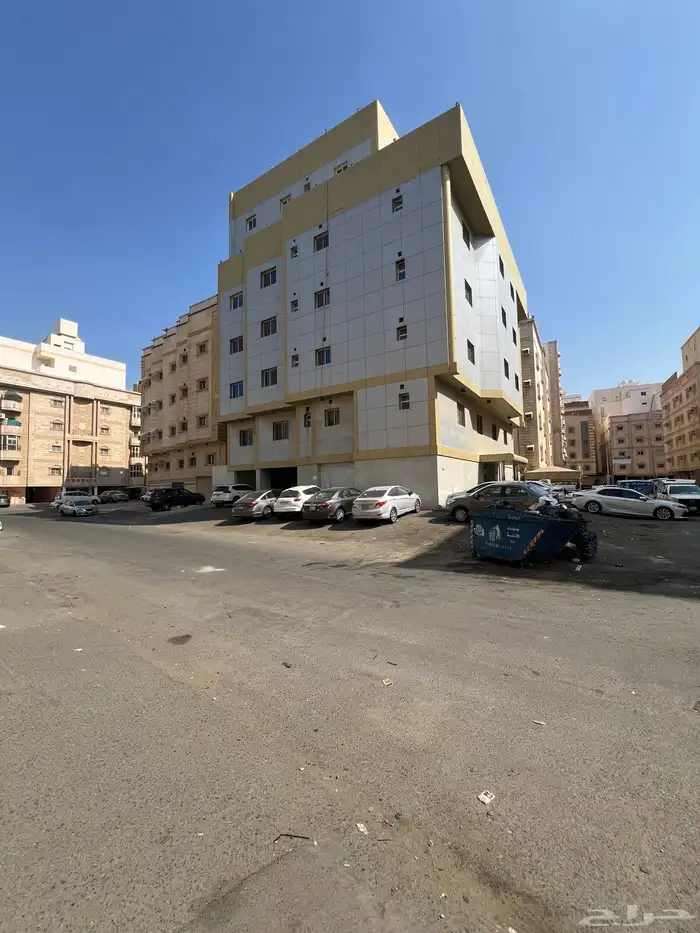 عمارة للبيع على شارعين بحي المروة 2