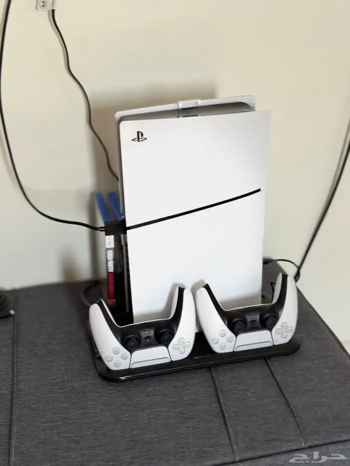 pc5   كرسى ألعاب  مجموعة من أجمد الألعاب مبرد وشاحن للجهاز 1