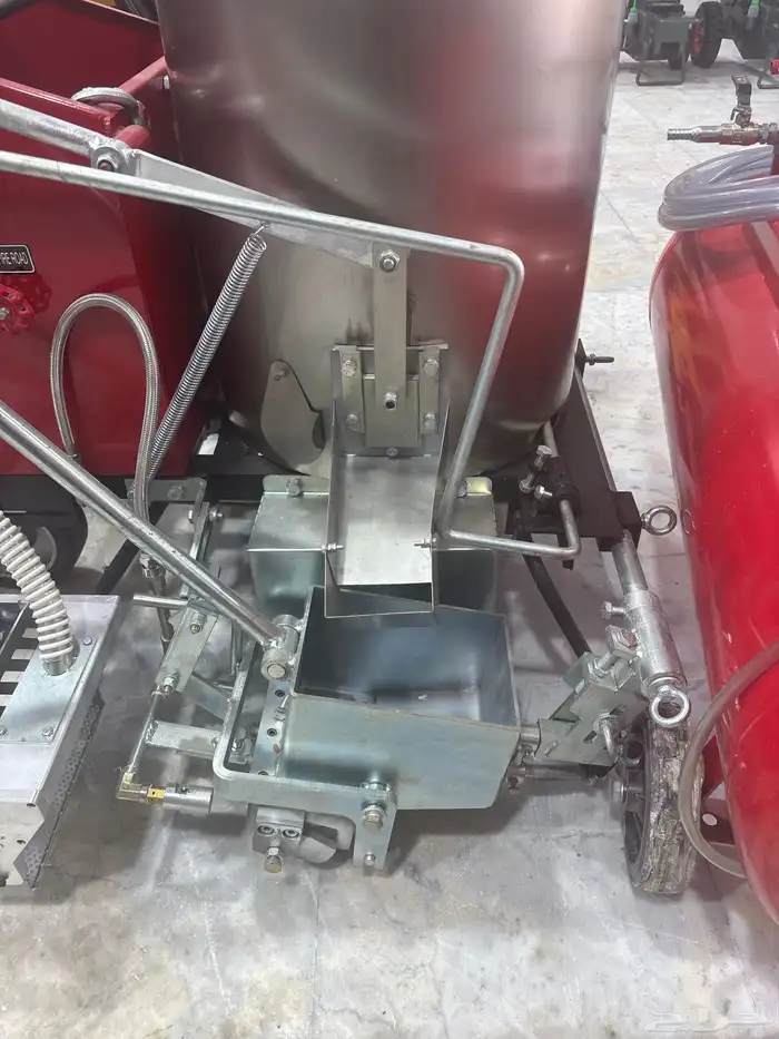 مكينة رش بويا حار MTT 4