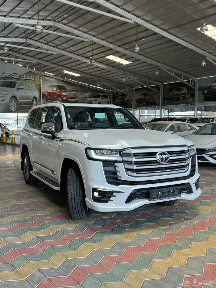 لاندكروزر VXR فل كامل 2025 1