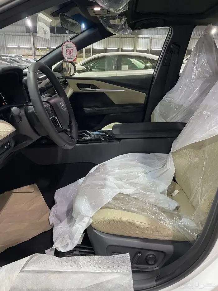 تويوتا كامري LE بنزين 2025 جديد 7