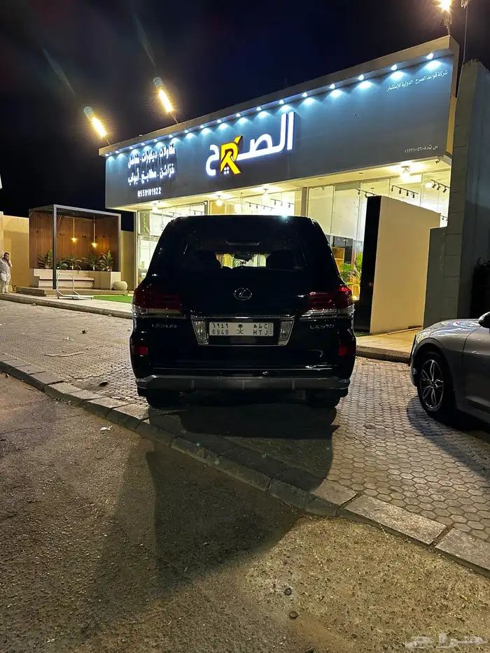 جيب لكزس 2009 لون اسود 5