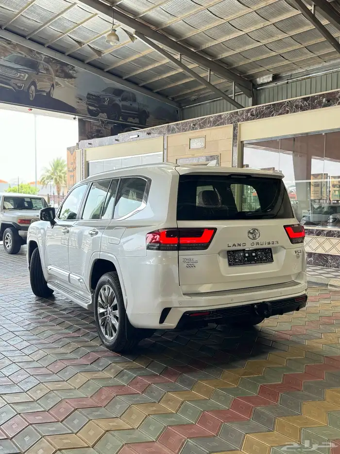 لاندكروزر VXR فل كامل 2025 6