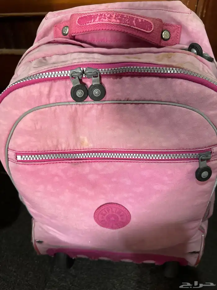 شنطة kipling مستخدمة بخمسة وثلاثين ر 25