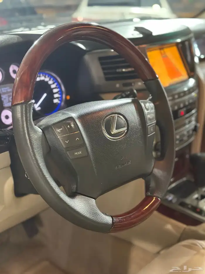 جيب لكزس 2011 LX570 8