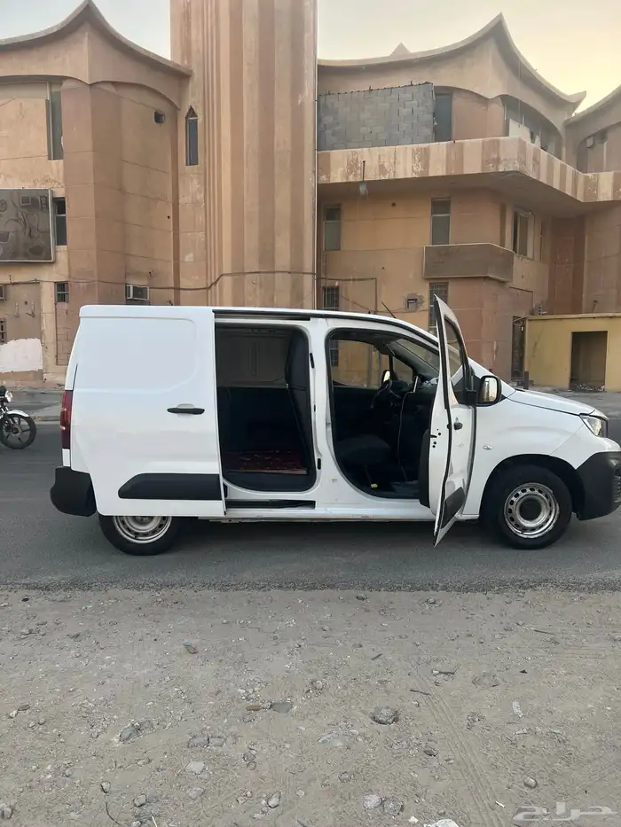 بيجو باتنرفان 2023 1