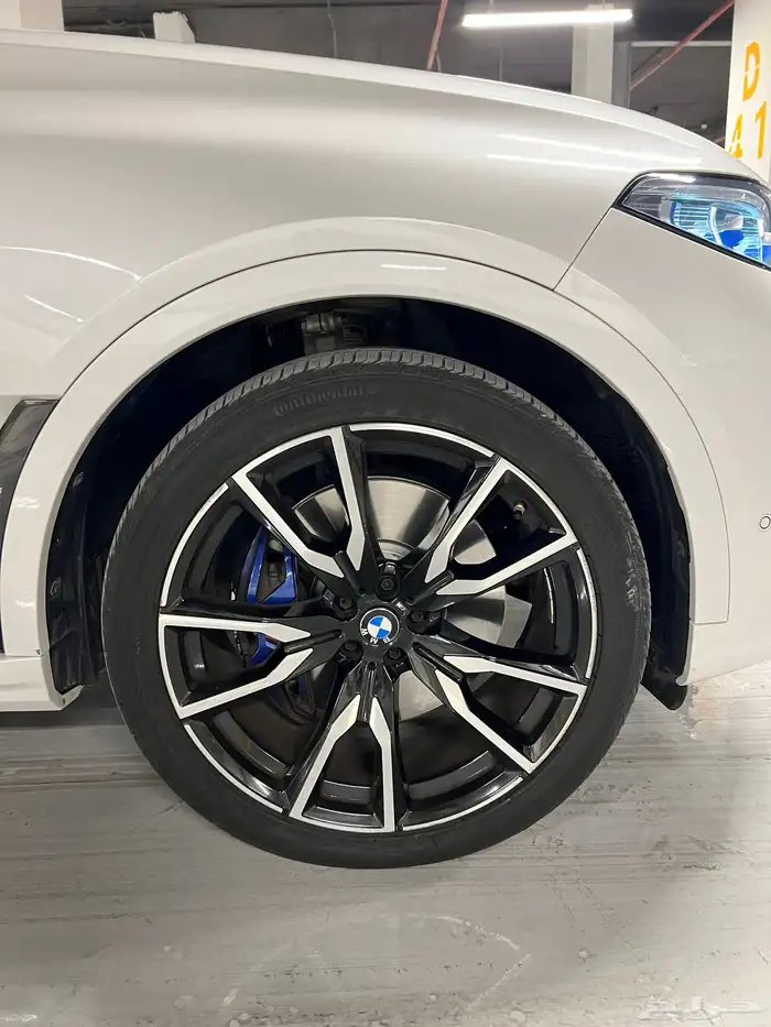 BMW X7 M kit 10