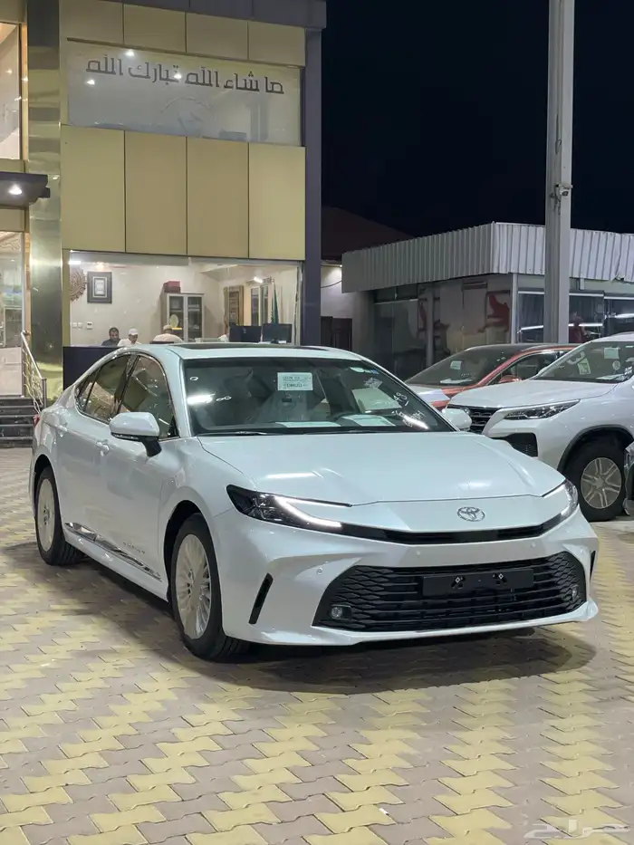 تويوتا كامري LE بنزين 2025 جديد 2