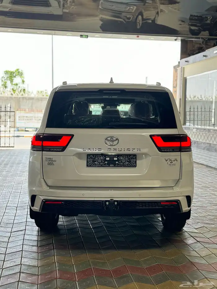 لاندكروزر VXR فل كامل 2025 5
