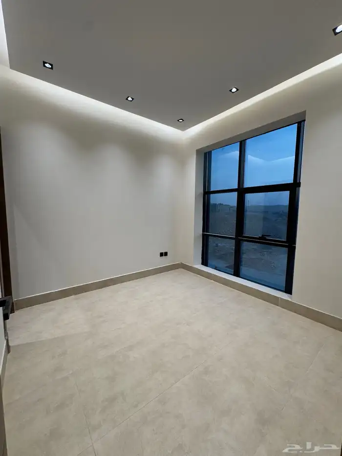 تاون هاوس علوي بمساحة 371 والبيع بدون سعي 10