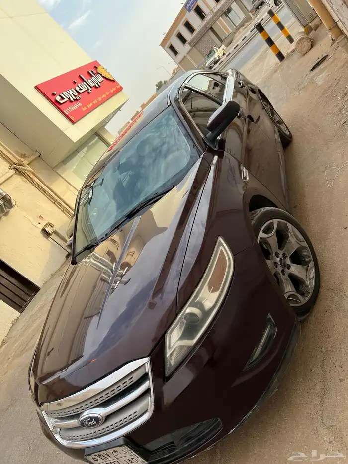 Ford Taurus sell 2011 1
