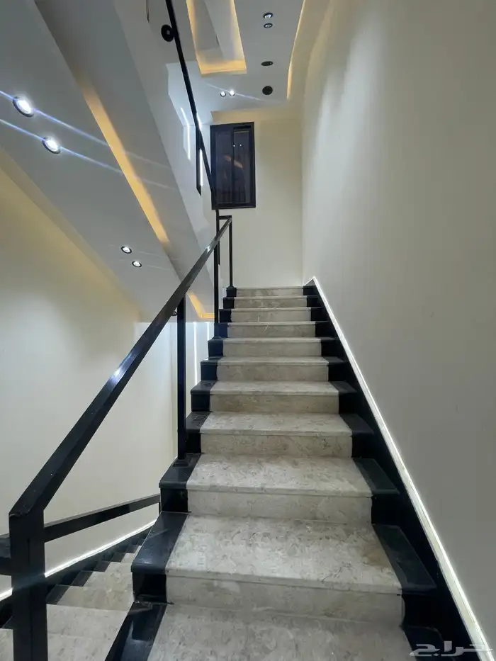 للبيع شقق ارضيه وعلويه تشطيب ممتاز درة الموسى 24