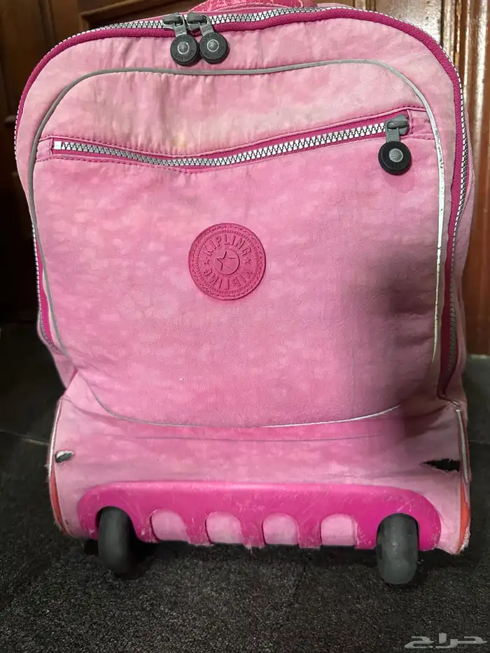 شنطة kipling مستخدمة بخمسة وثلاثين ر 20
