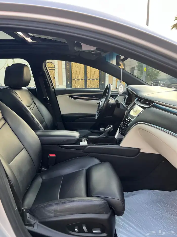 كاديلاك XT5 فل كامل بلاتينيوم تنفس طبيعي ستة سلندر 37