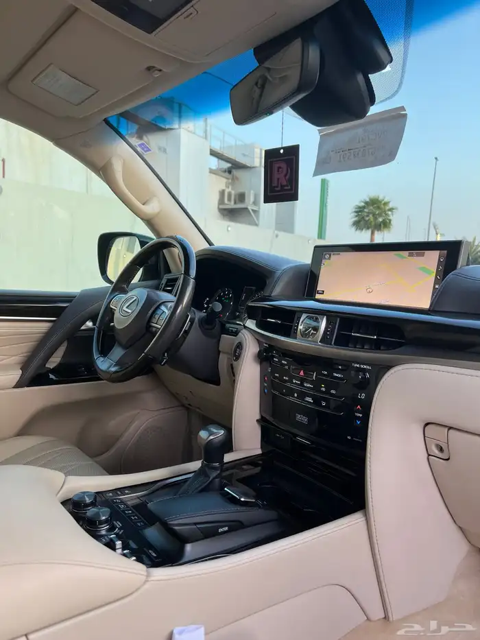 لكزس LX570 موديل 2021 بلاك اديشن 24