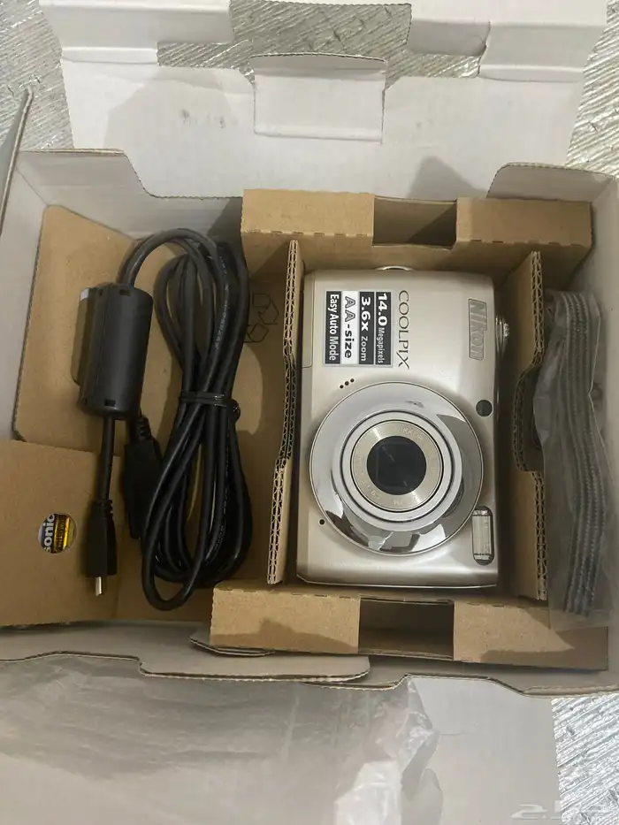 للبيع كمراء Nikon 0