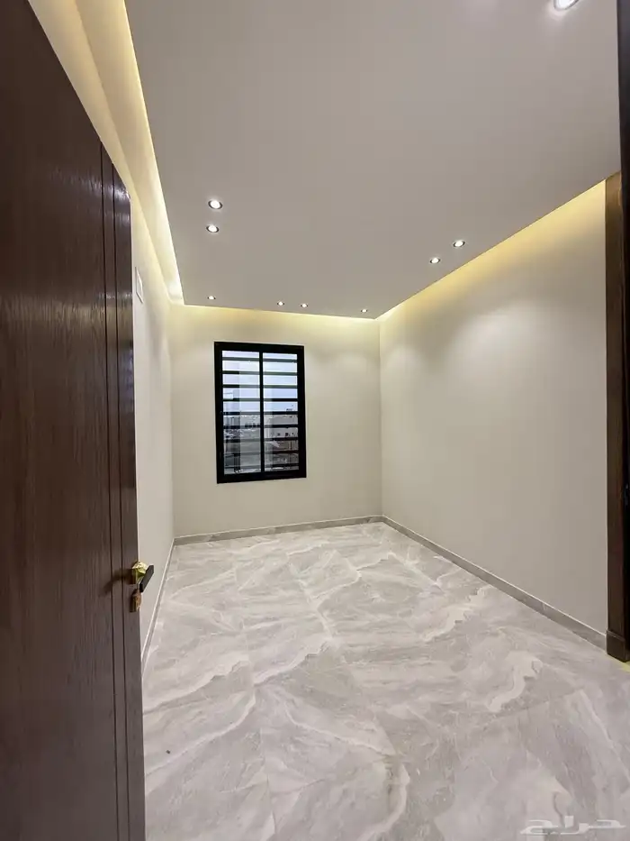 للبيع شقق علويه مصعد موسس من داخل الشقه للسطح بسعر 550 الف 4