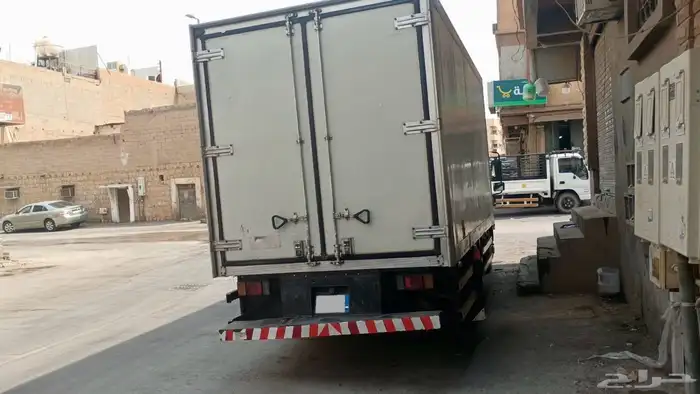 ثلاجة تبريد وتجميد للإيجار مع سائق للشركات 2