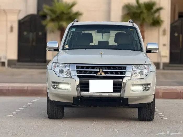 ميتسوبيشي باجيرو علامات ذهبية موديل 2022 نظيف جدا 7