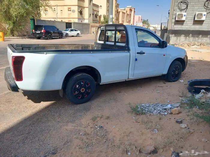 تأجير سياره ايسوزو مع السائق 0