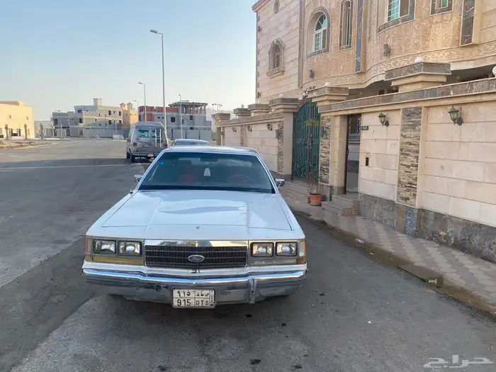 للبيع فورد كراون فكتوريا 1991 كلاسيك 2
