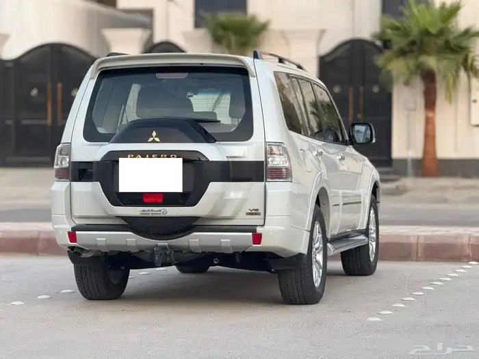 ميتسوبيشي باجيرو علامات ذهبية موديل 2022 نظيف جدا 1