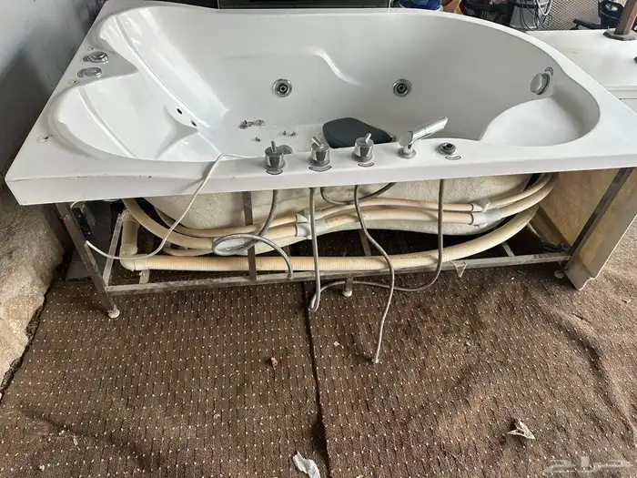 جاكوزي استخدم نضيف شبه جديد 0